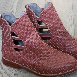 ELF brand booties Size 6.5